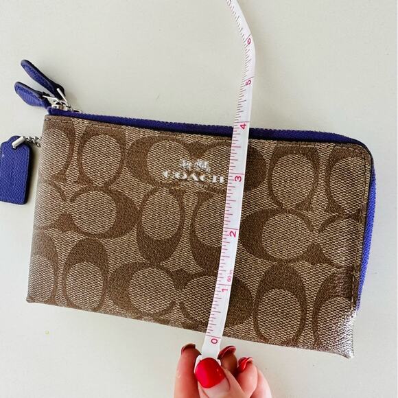 COACH Brown Tan Emblem Logo Purple Zipper Card Holder Wristlet Bag Purse Wallet - Picture 9 of 12